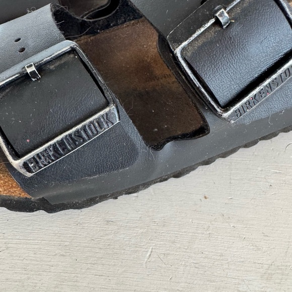 Birkenstock black Arizona sandals size 37 (women’s US6). - Picture 4 of 8